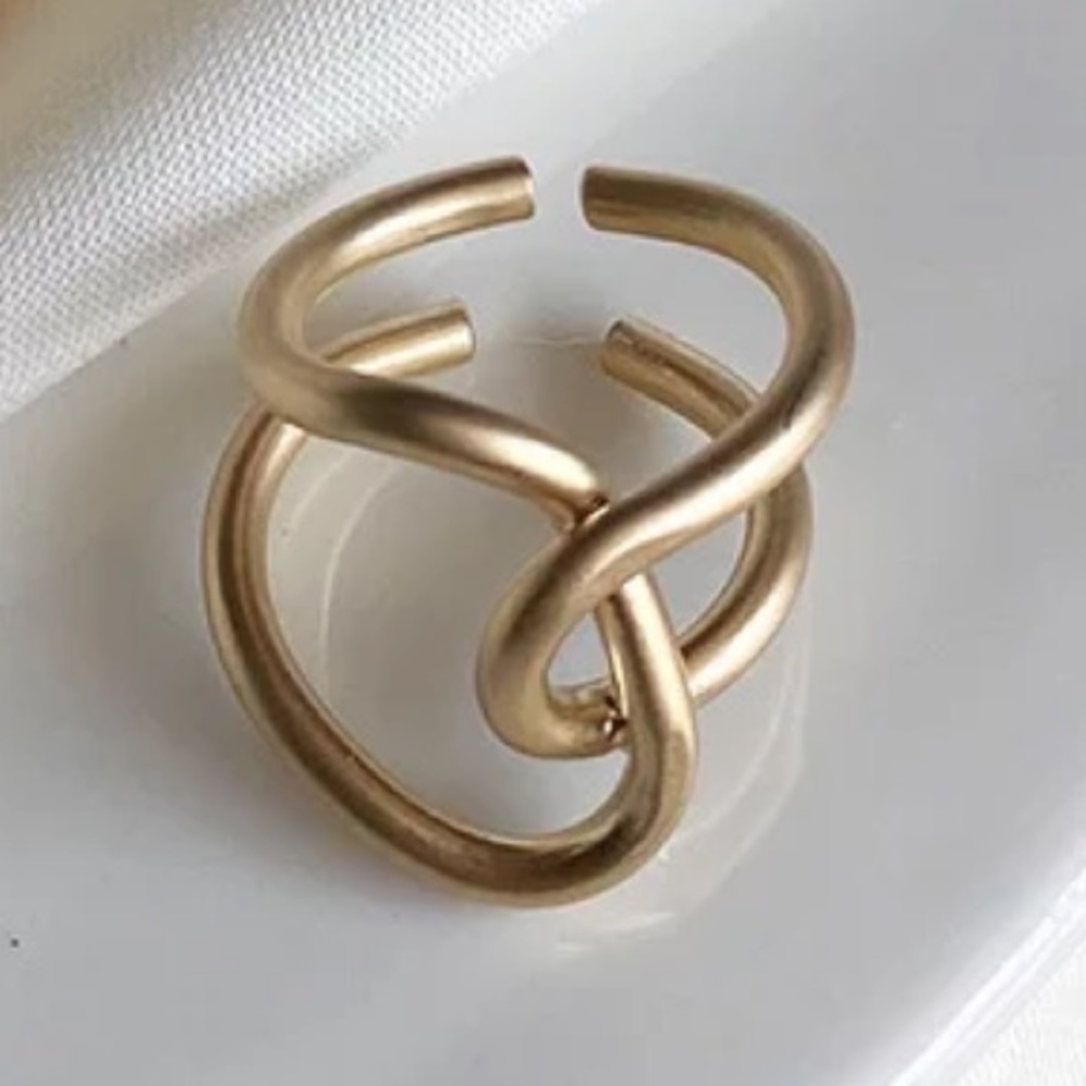 18K Gold Twisted Metal Minimalist Ring - Picture 2 of 7